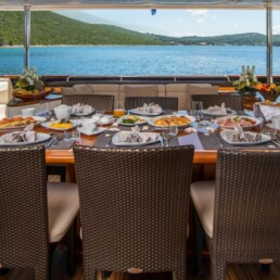 dining on yacht